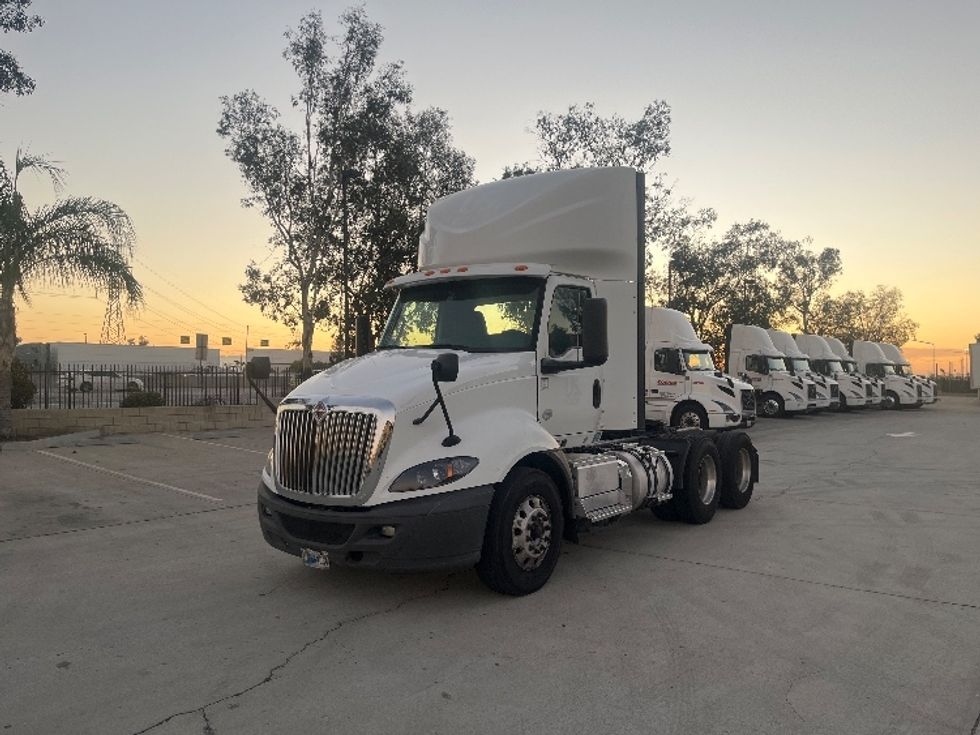 Day Cab Tractor-Heavy Duty Tractors-International-2019-RH613-Fontana-CA-454,511\n\t\tmiles-$ 21,000 - Image 3