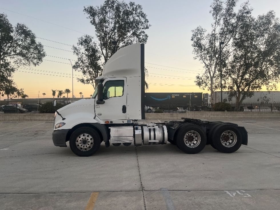 Day Cab Tractor-Heavy Duty Tractors-International-2019-RH613-Fontana-CA-454,511\n\t\tmiles-$ 21,000 - Image 4