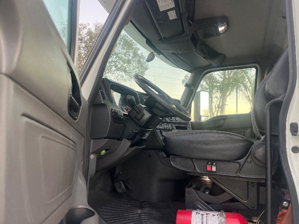 Day Cab Tractor-Heavy Duty Tractors-International-2019-RH613-Fontana-CA-454,511\n\t\tmiles-$ 21,000 - Image 7