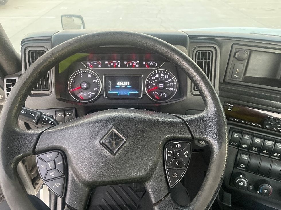 Day Cab Tractor-Heavy Duty Tractors-International-2019-RH613-Fontana-CA-454,511\n\t\tmiles-$ 21,000 - Image 9