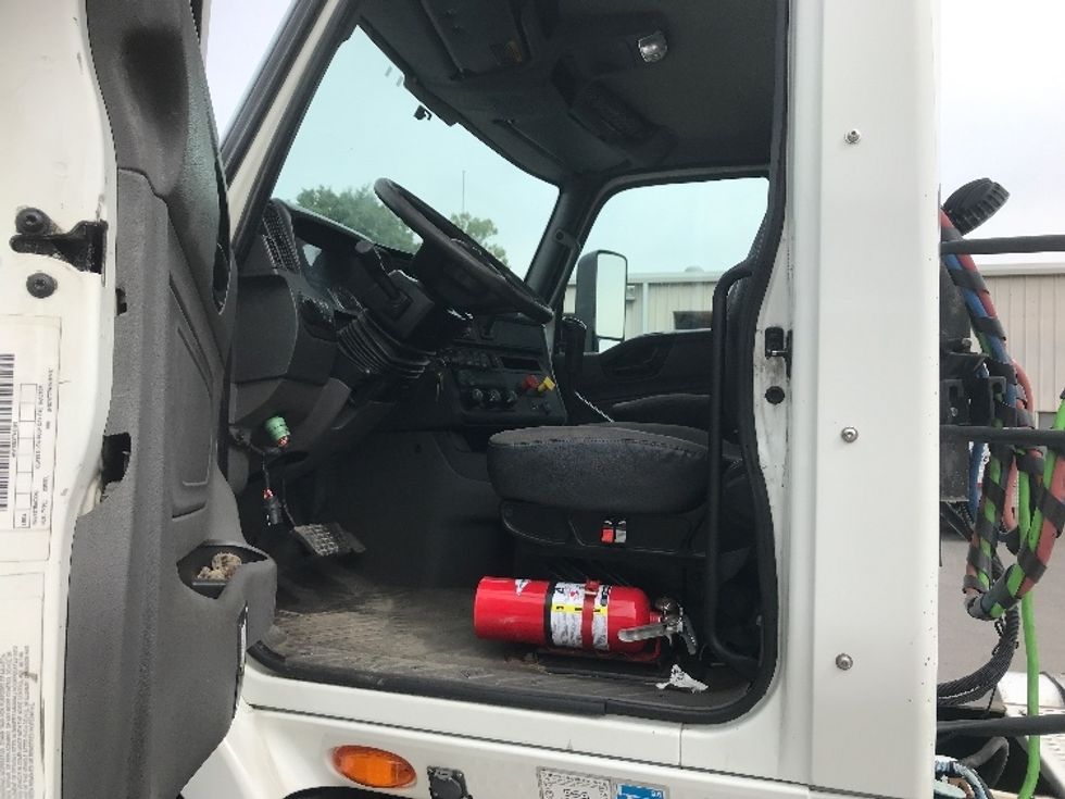 Day Cab Tractor-Heavy Duty Tractors-International-2019-RH613-Harrisburg-PA-267,310\n\t\tmiles-$ 24,500 - Image 9