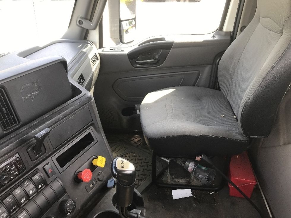 Day Cab Tractor-Heavy Duty Tractors-International-2019-RH613-Harrisburg-PA-283,025\n\t\tmiles-$ 24,500 - Image 13