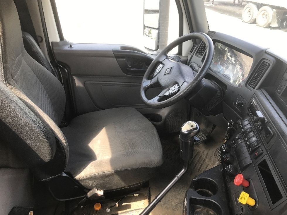 Day Cab Tractor-Heavy Duty Tractors-International-2019-RH613-Harrisburg-PA-283,025\n\t\tmiles-$ 24,500 - Image 9