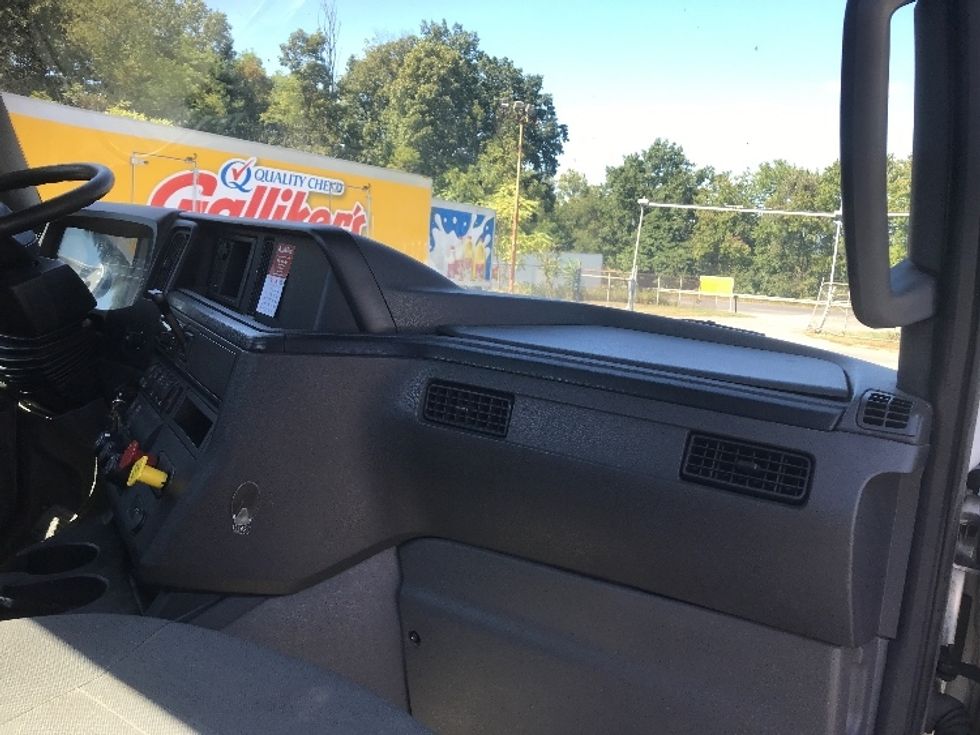 Day Cab Tractor-Heavy Duty Tractors-International-2019-RH613-Harrisburg-PA-292,336\n\t\tmiles-$ 24,500 - Image 13