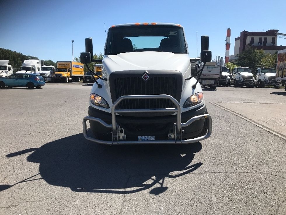 Day Cab Tractor-Heavy Duty Tractors-International-2019-RH613-Harrisburg-PA-292,336\n\t\tmiles-$ 24,500 - Image 2