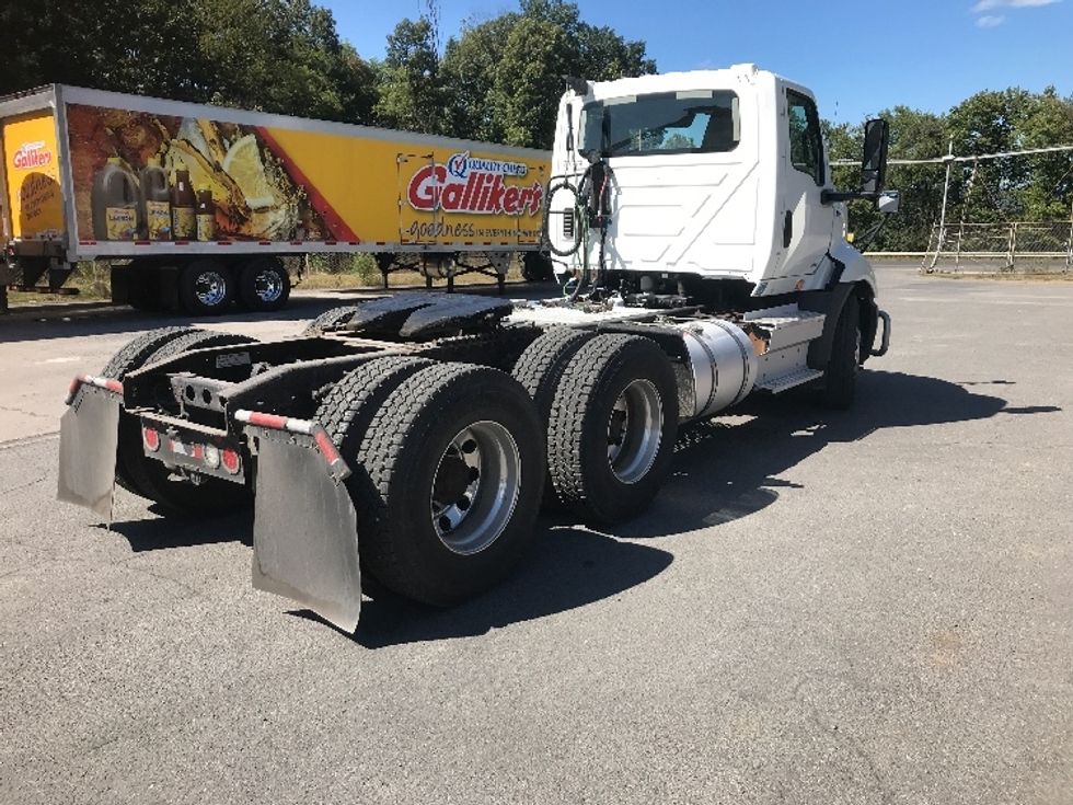 Day Cab Tractor-Heavy Duty Tractors-International-2019-RH613-Harrisburg-PA-292,336\n\t\tmiles-$ 24,500 - Image 7