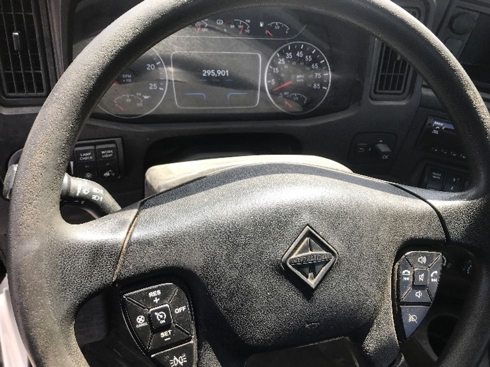Day Cab Tractor-Heavy Duty Tractors-International-2019-RH613-Harrisburg-PA-295,901\n\t\tmiles-$ 24,500 - Image 10