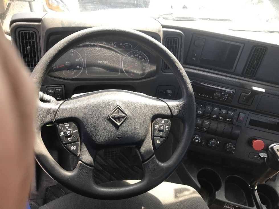 Day Cab Tractor-Heavy Duty Tractors-International-2019-RH613-Harrisburg-PA-295,901\n\t\tmiles-$ 24,500 - Image 11