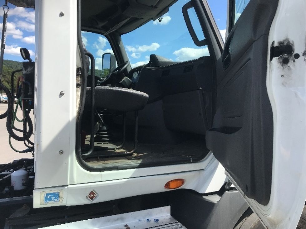 Day Cab Tractor-Heavy Duty Tractors-International-2019-RH613-Harrisburg-PA-295,901\n\t\tmiles-$ 24,500 - Image 12