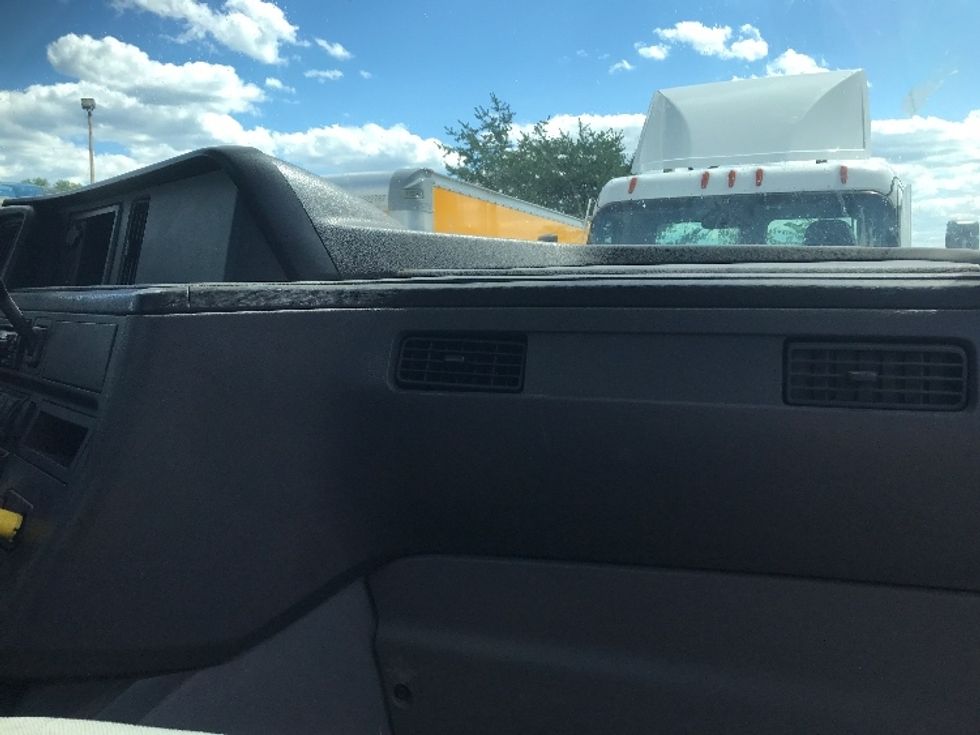 Day Cab Tractor-Heavy Duty Tractors-International-2019-RH613-Harrisburg-PA-295,901\n\t\tmiles-$ 24,500 - Image 13