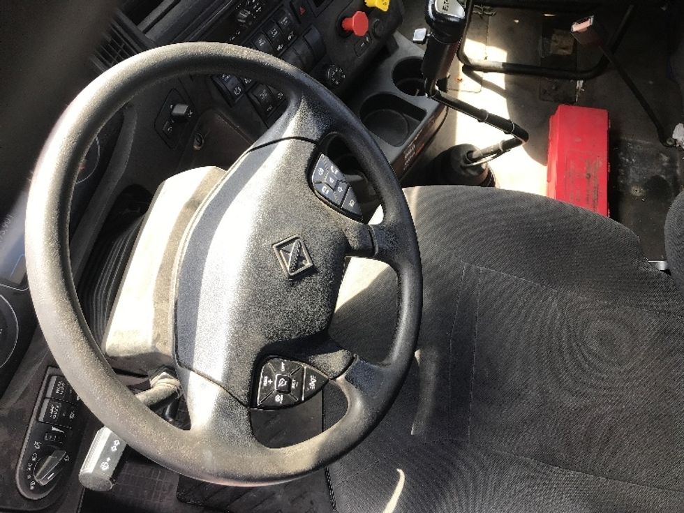 Day Cab Tractor-Heavy Duty Tractors-International-2019-RH613-Harrisburg-PA-295,901\n\t\tmiles-$ 24,500 - Image 9