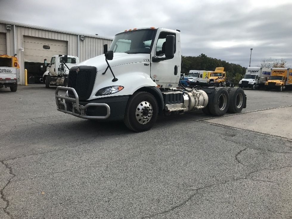 Day Cab Tractor-Heavy Duty Tractors-International-2019-RH613-Harrisburg-PA-296,413\n\t\tmiles-$ 24,500 - Image 3