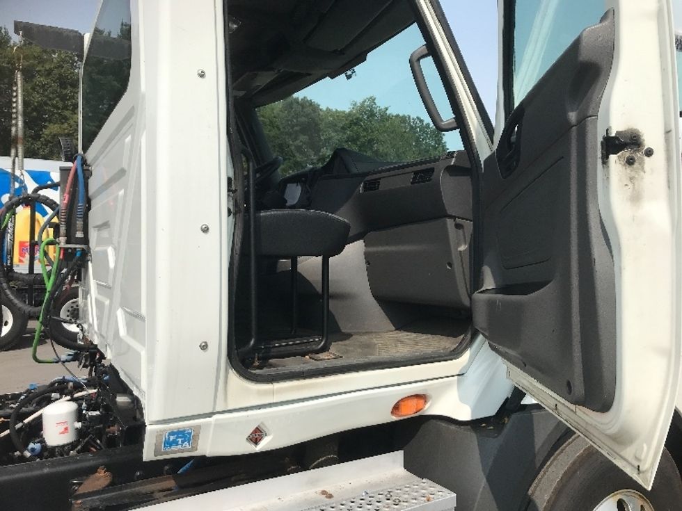 Day Cab Tractor-Heavy Duty Tractors-International-2019-RH613-Harrisburg-PA-299,195\n\t\tmiles-$ 24,500 - Image 13