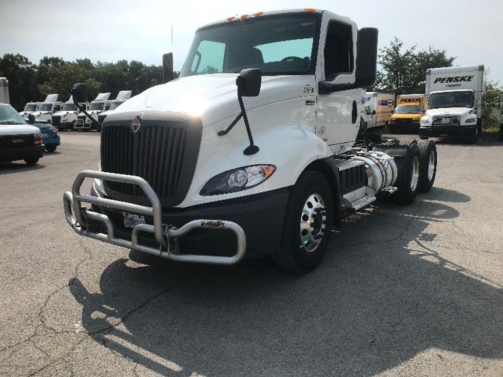 Day Cab Tractor-Heavy Duty Tractors-International-2019-RH613-Harrisburg-PA-299,195\n\t\tmiles-$ 24,500 - Image 3