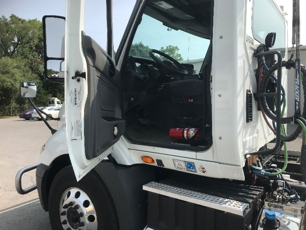 Day Cab Tractor-Heavy Duty Tractors-International-2019-RH613-Harrisburg-PA-299,195\n\t\tmiles-$ 24,500 - Image 9