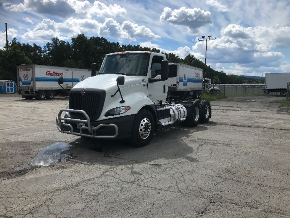 Day Cab Tractor-Heavy Duty Tractors-International-2019-RH613-Harrisburg-PA-303,788\n\t\tmiles-$ 24,500 - Image 1