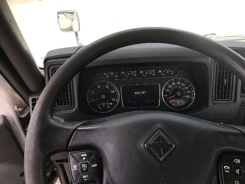 Day Cab Tractor-Heavy Duty Tractors-International-2019-RH613-Harrisburg-PA-303,788\n\t\tmiles-$ 24,500 - Image 11