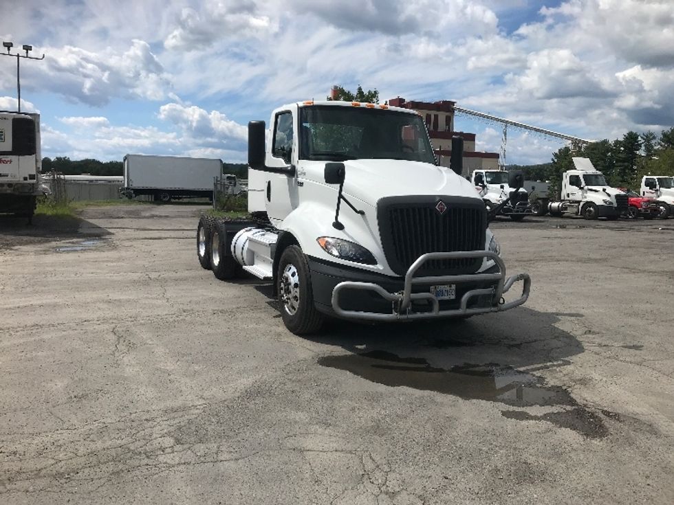 Day Cab Tractor-Heavy Duty Tractors-International-2019-RH613-Harrisburg-PA-303,788\n\t\tmiles-$ 24,500 - Image 3
