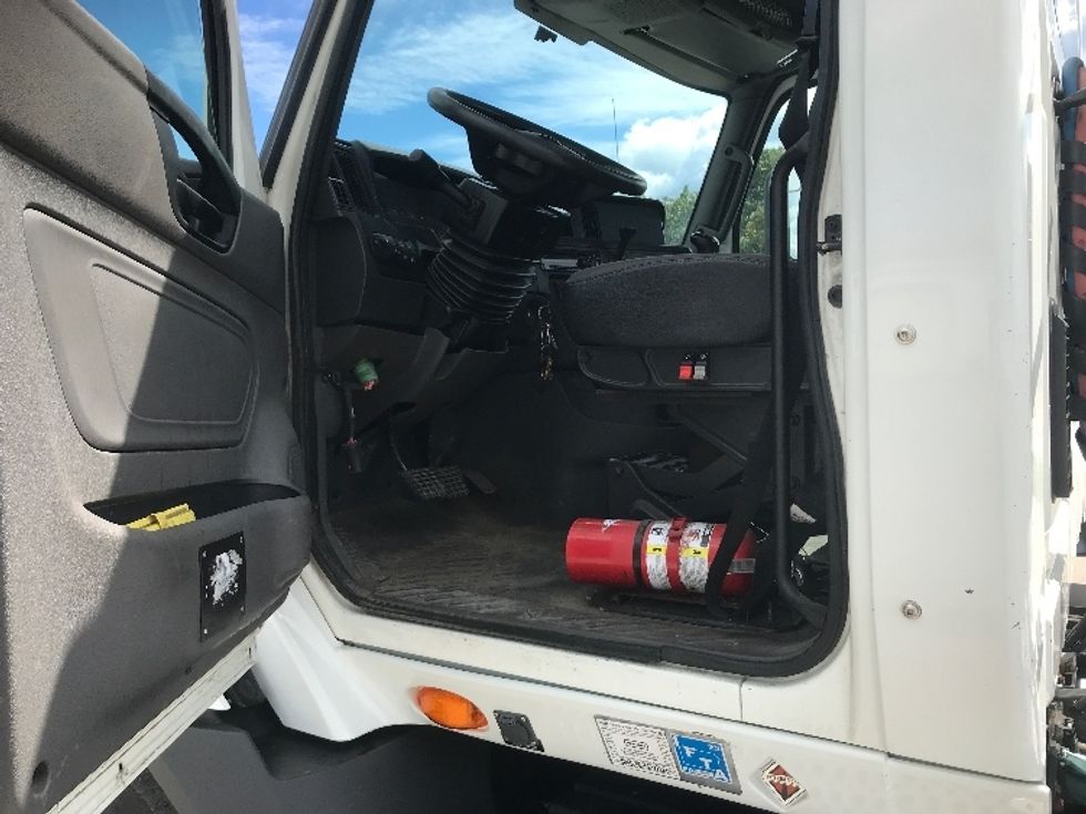 Day Cab Tractor-Heavy Duty Tractors-International-2019-RH613-Harrisburg-PA-303,788\n\t\tmiles-$ 24,500 - Image 9