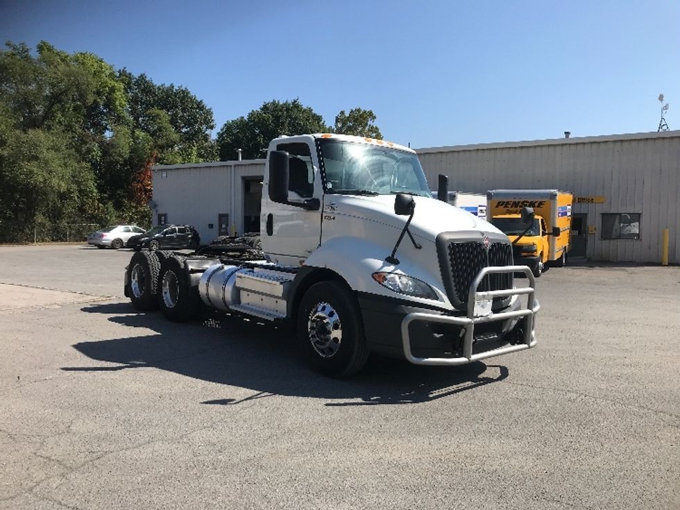 Day Cab Tractor-Heavy Duty Tractors-International-2019-RH613-Harrisburg-PA-304,985\n\t\tmiles-$ 24,500 - Image 1