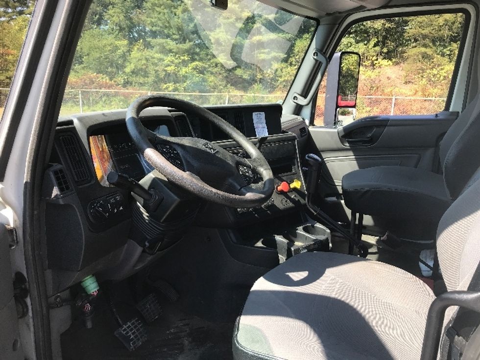 Day Cab Tractor-Heavy Duty Tractors-International-2019-RH613-Harrisburg-PA-304,985\n\t\tmiles-$ 24,500 - Image 10