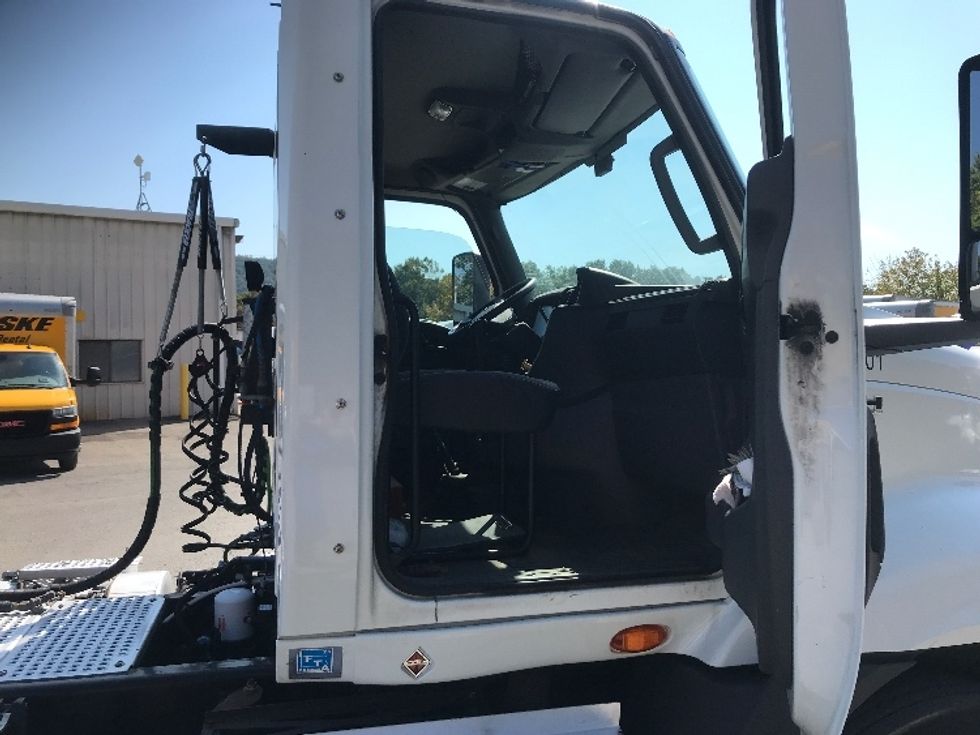 Day Cab Tractor-Heavy Duty Tractors-International-2019-RH613-Harrisburg-PA-304,985\n\t\tmiles-$ 24,500 - Image 12