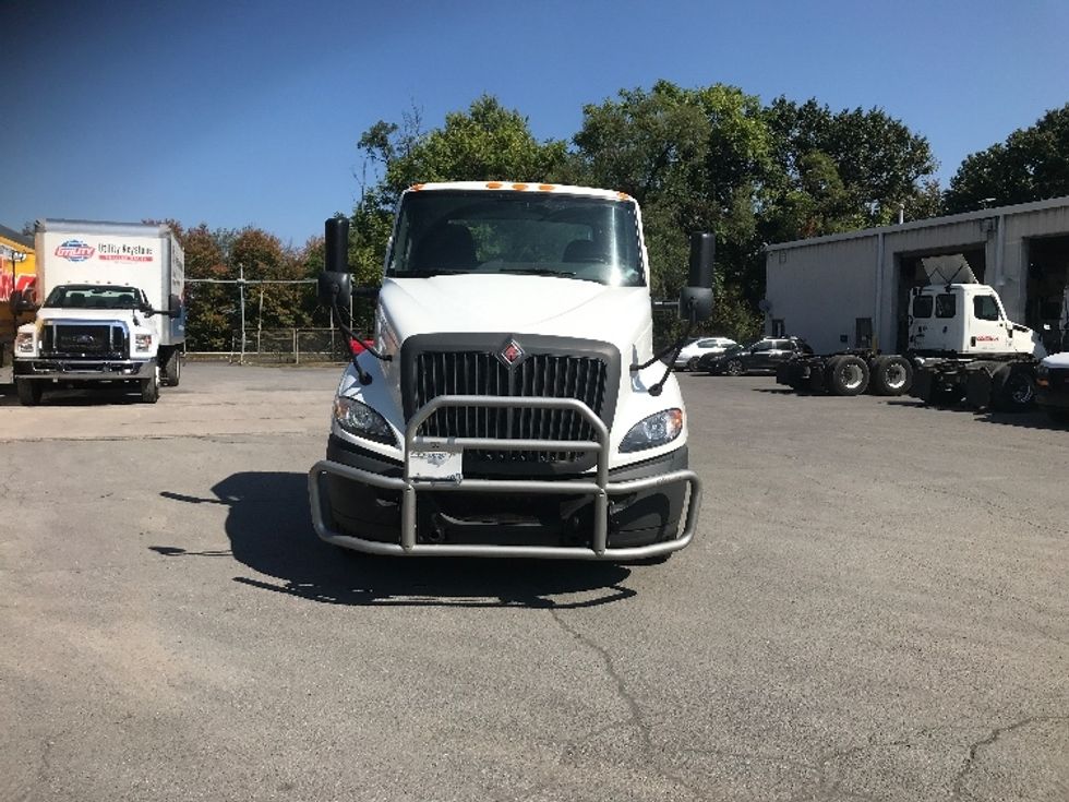 Day Cab Tractor-Heavy Duty Tractors-International-2019-RH613-Harrisburg-PA-304,985\n\t\tmiles-$ 24,500 - Image 2