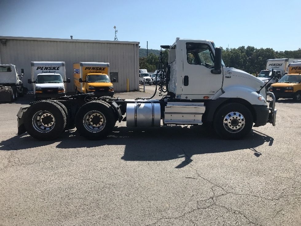 Day Cab Tractor-Heavy Duty Tractors-International-2019-RH613-Harrisburg-PA-304,985\n\t\tmiles-$ 24,500 - Image 8