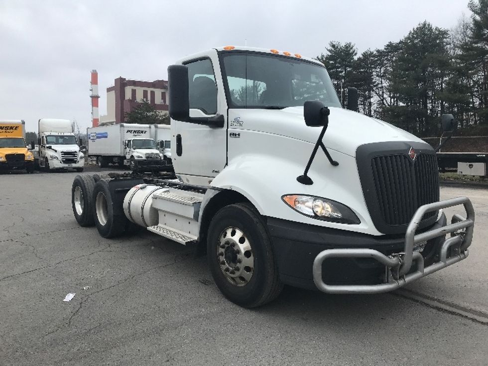 Day Cab Tractor-Heavy Duty Tractors-International-2019-RH613-Harrisburg-PA-306,607\n\t\tmiles-$ 24,500 - Image 1