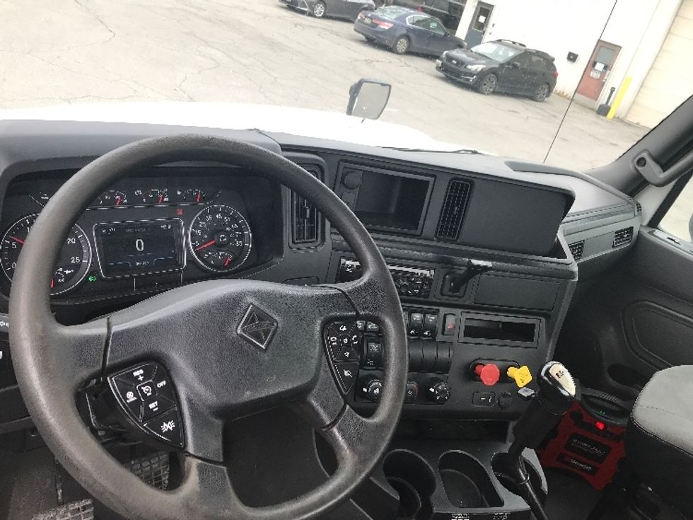 Day Cab Tractor-Heavy Duty Tractors-International-2019-RH613-Harrisburg-PA-306,607\n\t\tmiles-$ 24,500 - Image 11