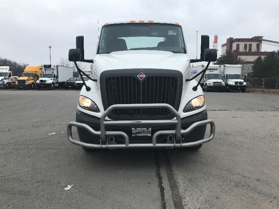 Day Cab Tractor-Heavy Duty Tractors-International-2019-RH613-Harrisburg-PA-306,607\n\t\tmiles-$ 24,500 - Image 2