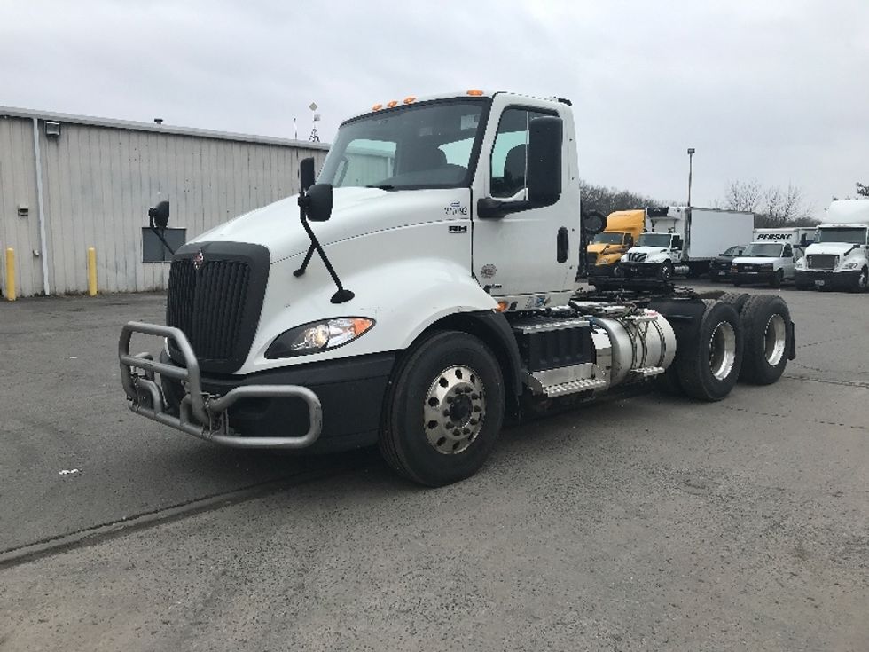 Day Cab Tractor-Heavy Duty Tractors-International-2019-RH613-Harrisburg-PA-306,607\n\t\tmiles-$ 24,500 - Image 3