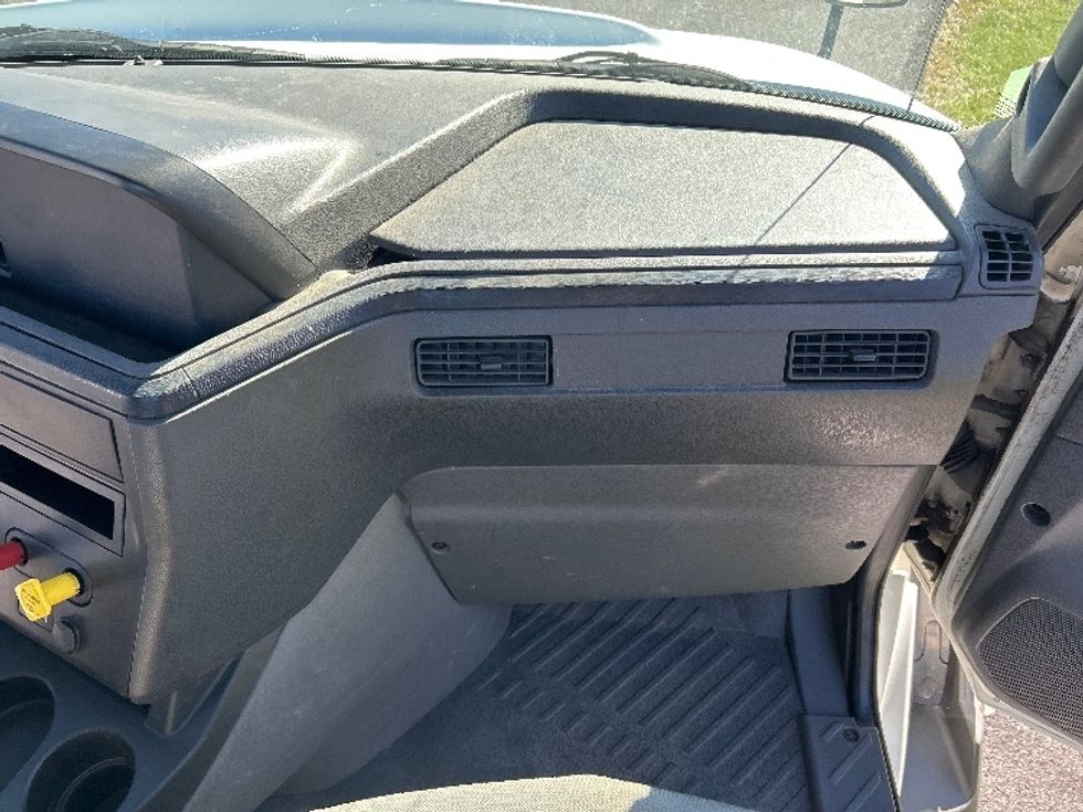 Day Cab Tractor-Heavy Duty Tractors-International-2019-RH613-Harrisburg-PA-306,711\n\t\tmiles-$ 24,500 - Image 13