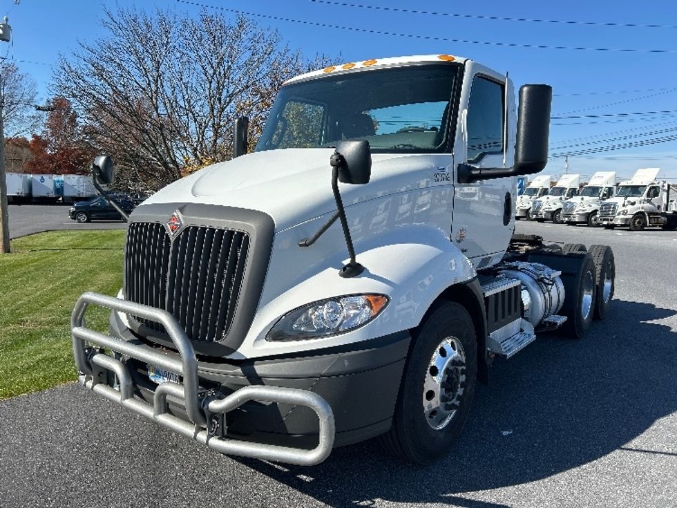 Day Cab Tractor-Heavy Duty Tractors-International-2019-RH613-Harrisburg-PA-306,711\n\t\tmiles-$ 24,500 - Image 3