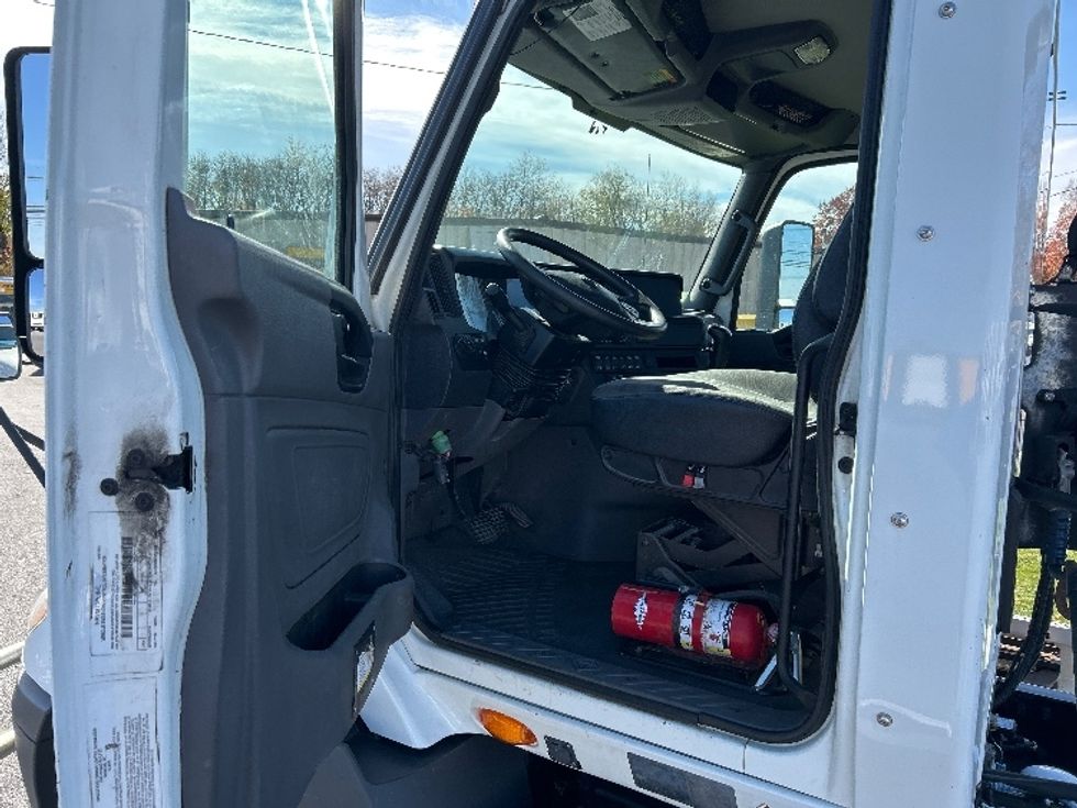 Day Cab Tractor-Heavy Duty Tractors-International-2019-RH613-Harrisburg-PA-306,711\n\t\tmiles-$ 24,500 - Image 9