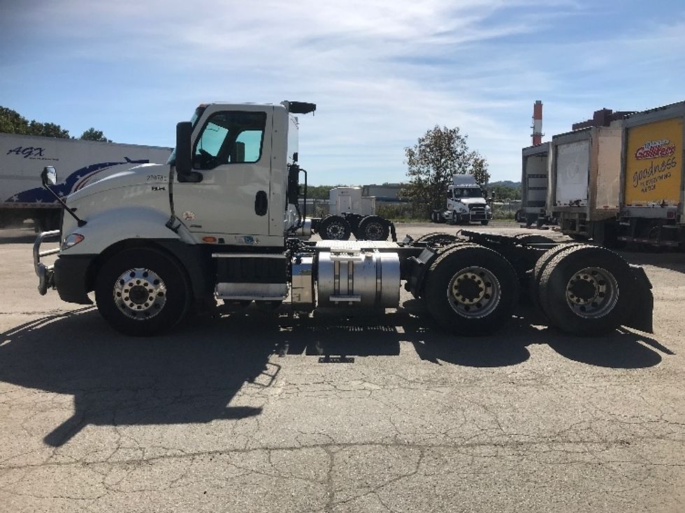 Day Cab Tractor-Heavy Duty Tractors-International-2019-RH613-Harrisburg-PA-307,306\n\t\tmiles-$ 24,500 - Image 4