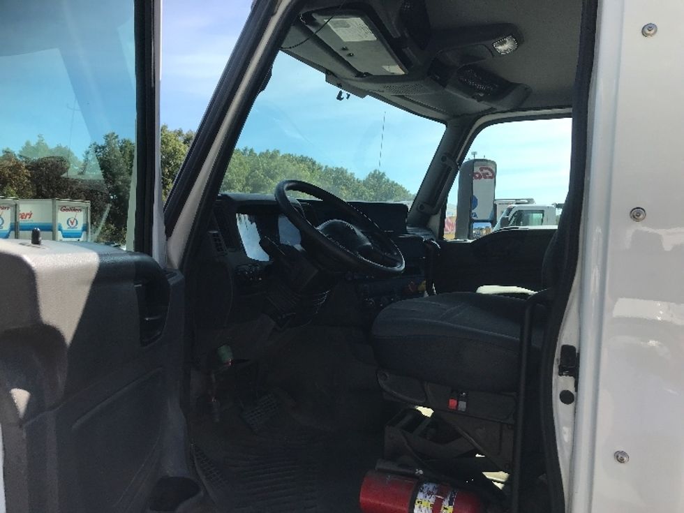 Day Cab Tractor-Heavy Duty Tractors-International-2019-RH613-Harrisburg-PA-307,306\n\t\tmiles-$ 24,500 - Image 9