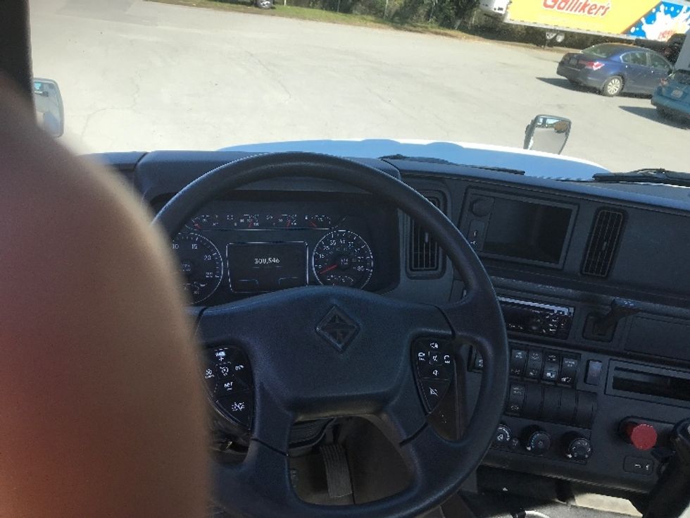 Day Cab Tractor-Heavy Duty Tractors-International-2019-RH613-Harrisburg-PA-308,547\n\t\tmiles-$ 24,500 - Image 11
