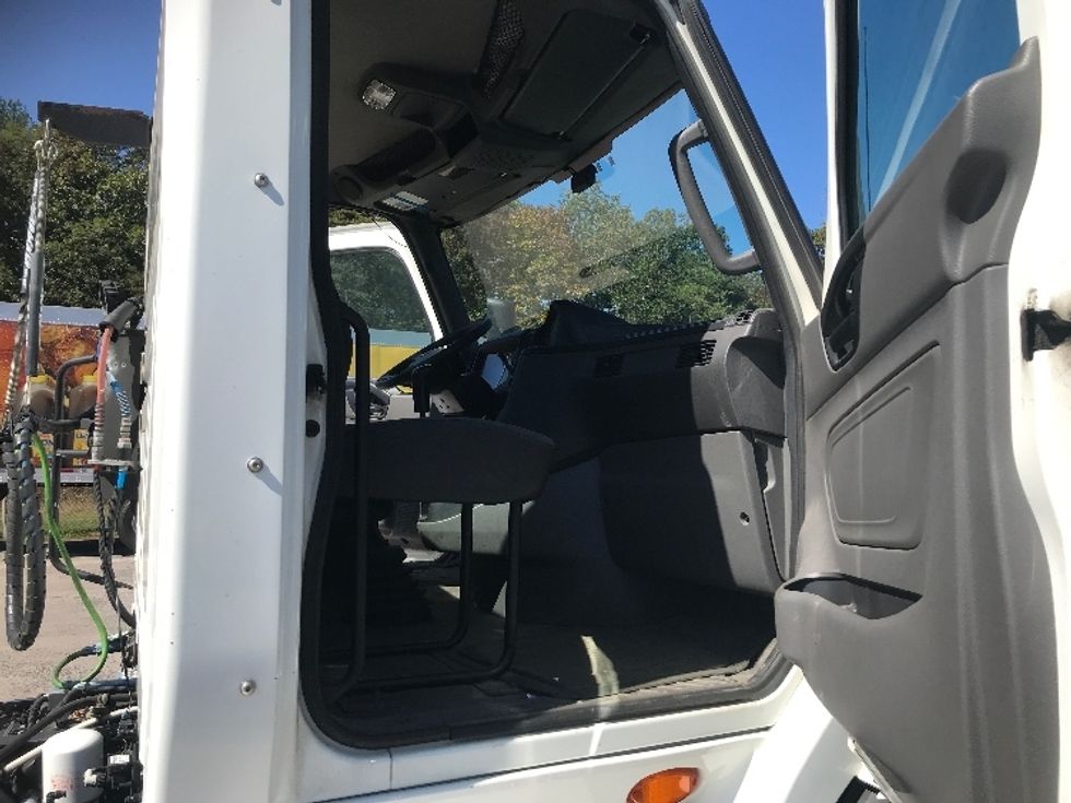 Day Cab Tractor-Heavy Duty Tractors-International-2019-RH613-Harrisburg-PA-308,547\n\t\tmiles-$ 24,500 - Image 12