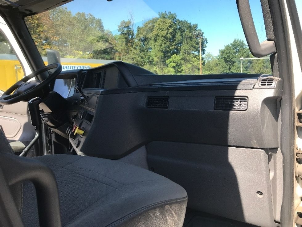 Day Cab Tractor-Heavy Duty Tractors-International-2019-RH613-Harrisburg-PA-308,547\n\t\tmiles-$ 24,500 - Image 13