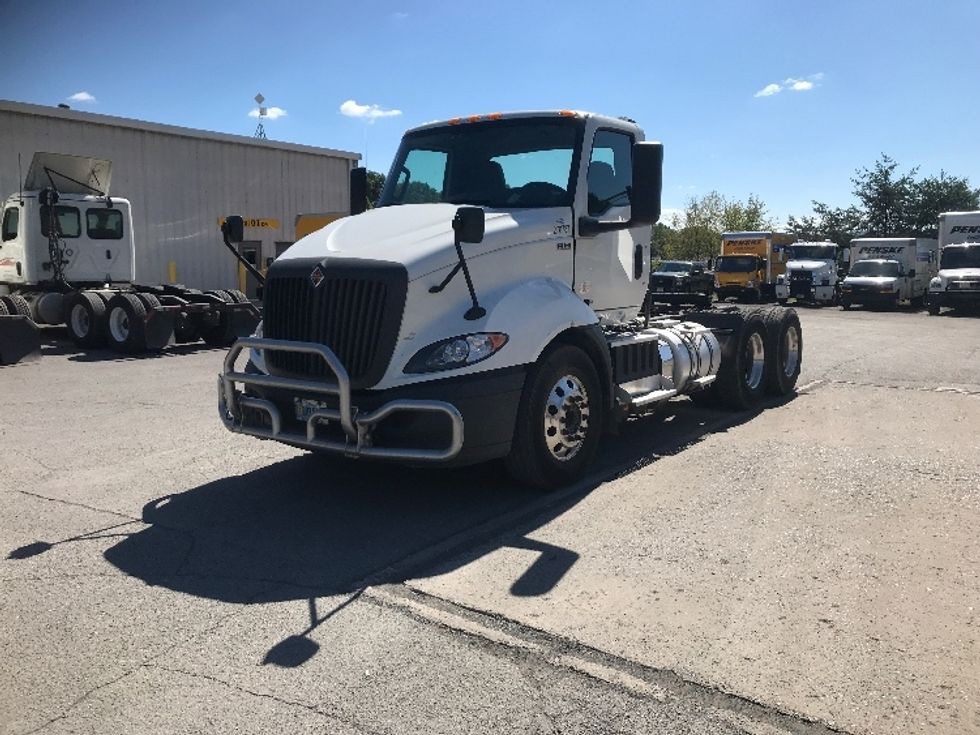 Day Cab Tractor-Heavy Duty Tractors-International-2019-RH613-Harrisburg-PA-308,547\n\t\tmiles-$ 24,500 - Image 3
