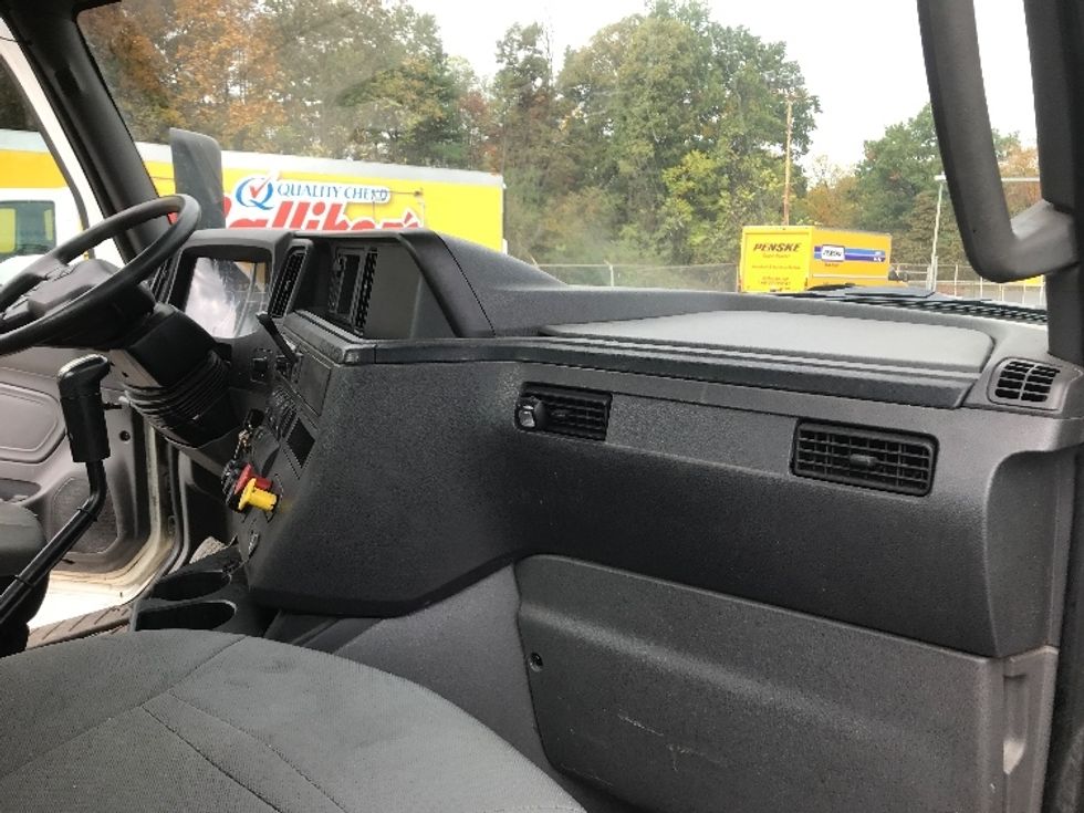 Day Cab Tractor-Heavy Duty Tractors-International-2019-RH613-Harrisburg-PA-308,857\n\t\tmiles-$ 24,500 - Image 13