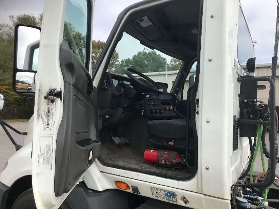 Day Cab Tractor-Heavy Duty Tractors-International-2019-RH613-Harrisburg-PA-308,857\n\t\tmiles-$ 24,500 - Image 9