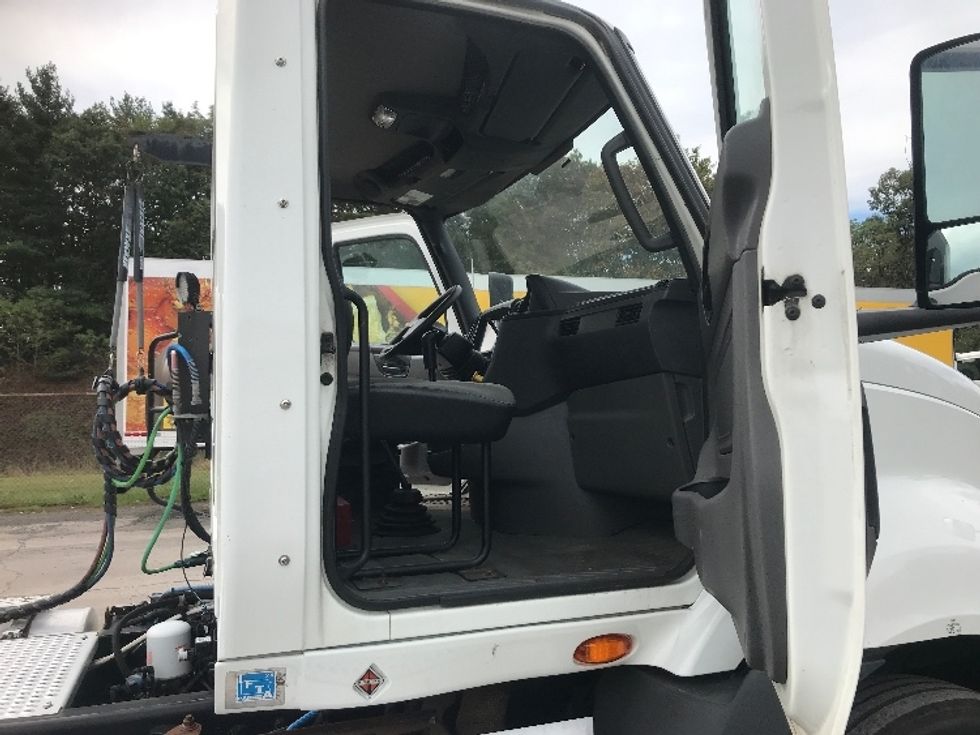 Day Cab Tractor-Heavy Duty Tractors-International-2019-RH613-Harrisburg-PA-314,056\n\t\tmiles-$ 24,500 - Image 12