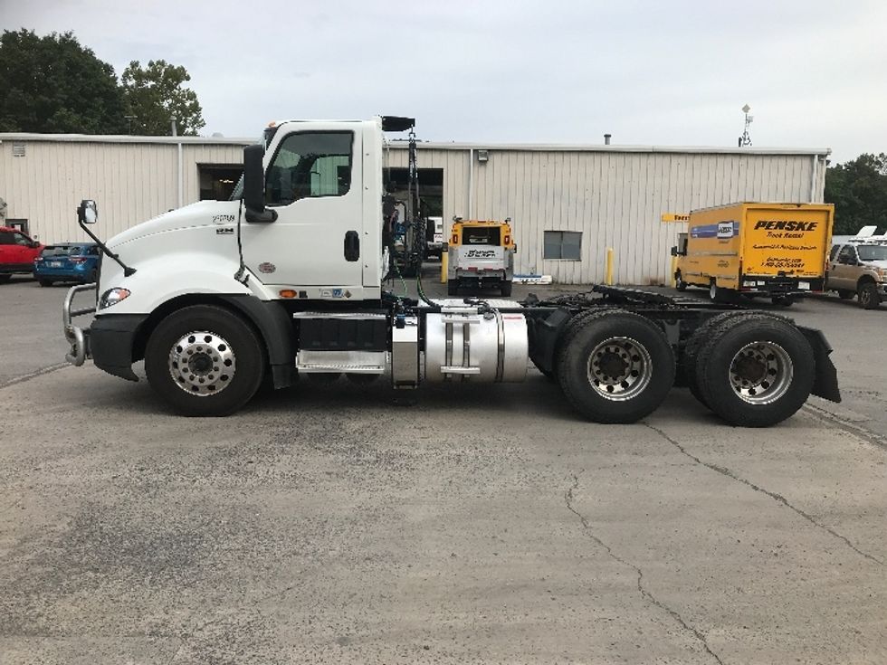 Day Cab Tractor-Heavy Duty Tractors-International-2019-RH613-Harrisburg-PA-314,056\n\t\tmiles-$ 24,500 - Image 4