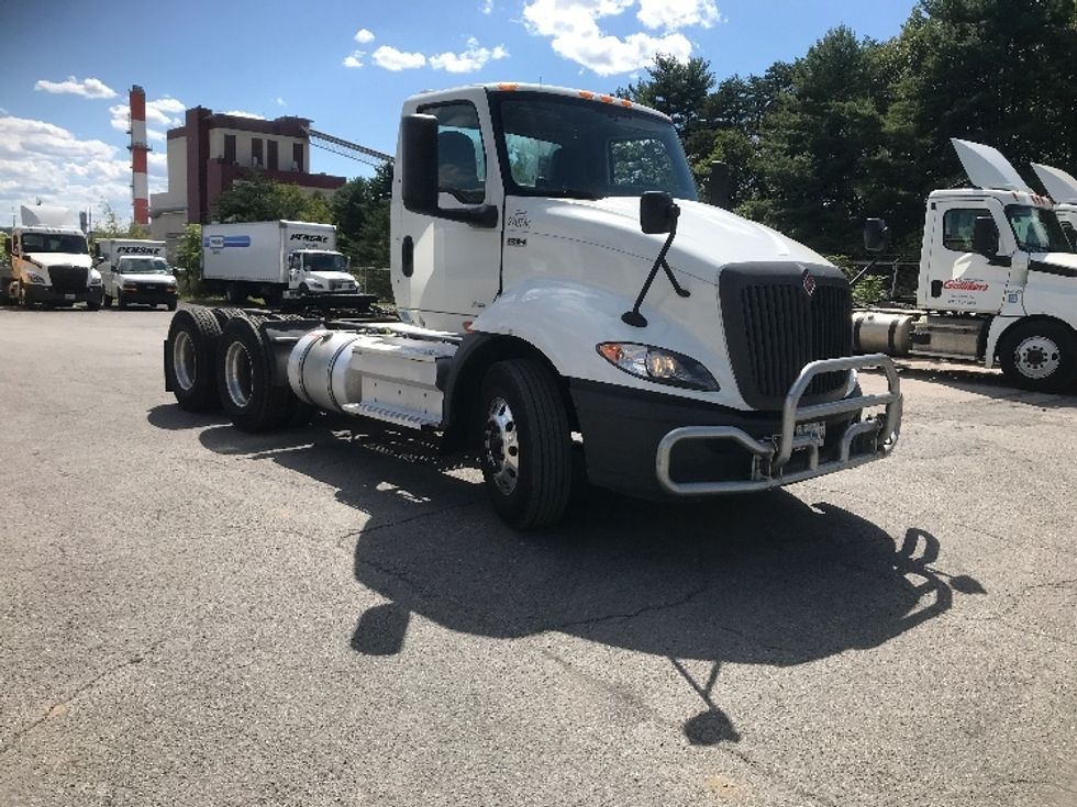 Day Cab Tractor-Heavy Duty Tractors-International-2019-RH613-Harrisburg-PA-316,787\n\t\tmiles-$ 24,500 - Image 1