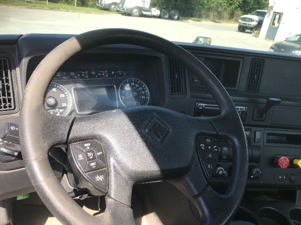 Day Cab Tractor-Heavy Duty Tractors-International-2019-RH613-Harrisburg-PA-316,787\n\t\tmiles-$ 24,500 - Image 11