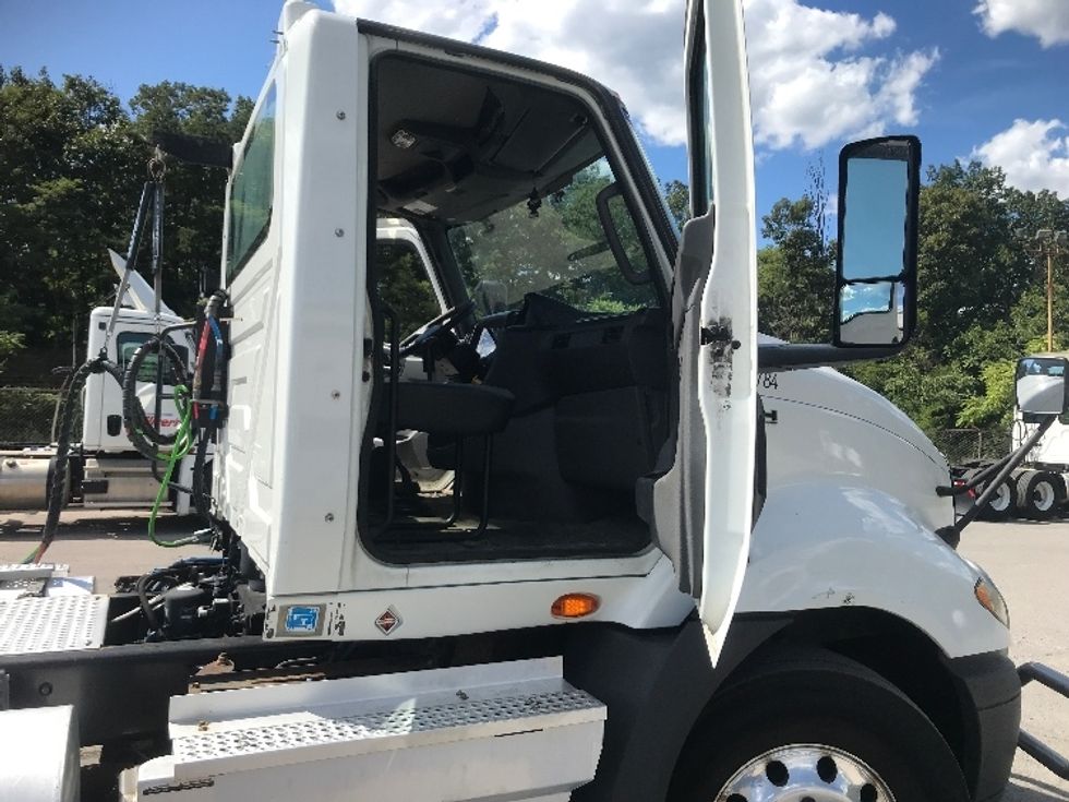 Day Cab Tractor-Heavy Duty Tractors-International-2019-RH613-Harrisburg-PA-316,787\n\t\tmiles-$ 24,500 - Image 12