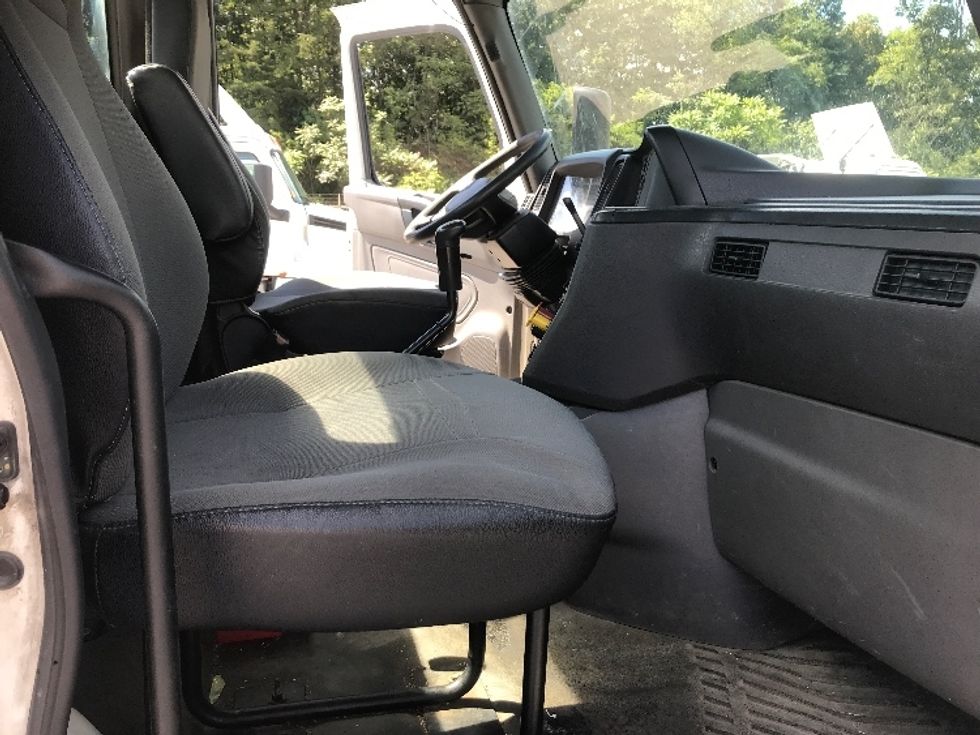 Day Cab Tractor-Heavy Duty Tractors-International-2019-RH613-Harrisburg-PA-316,787\n\t\tmiles-$ 24,500 - Image 14