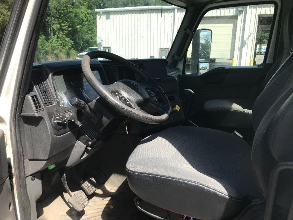 Day Cab Tractor-Heavy Duty Tractors-International-2019-RH613-Harrisburg-PA-317,937\n\t\tmiles-$ 23,000 - Image 10